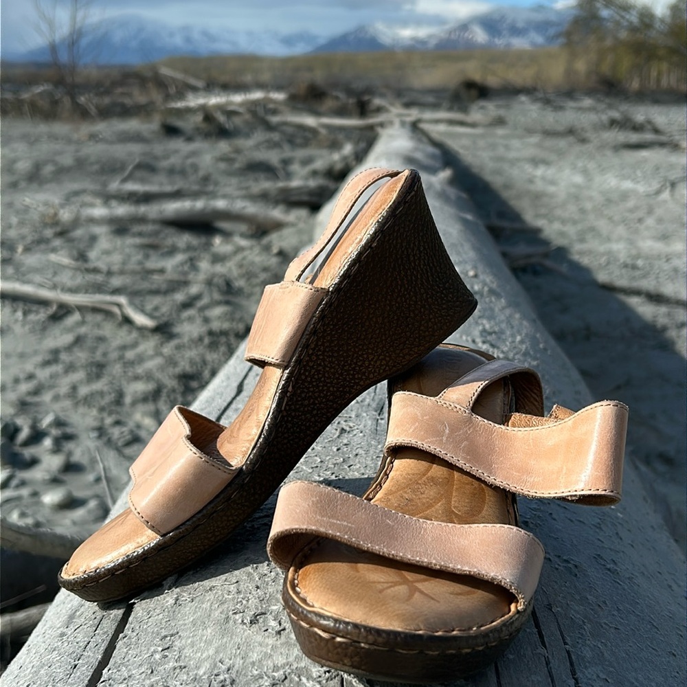 Born Leather Sandals Size 8.5 Medium